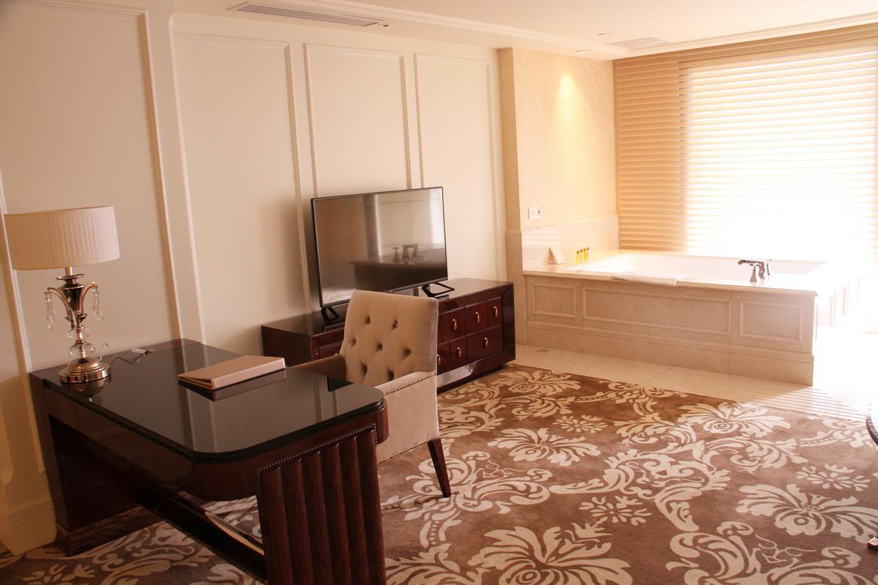 Lake Piedmont International Hotel Guangzhou Eksteriør billede